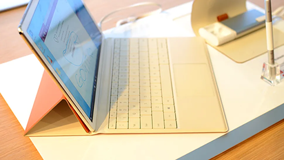 HUAWEI MateBook, un nou portabil 2-în-1 cu design premium şi tastatură detaşabilă