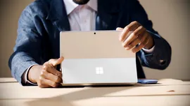 Surface și Surface Pro, noile laptopuri Microsoft, echipate cu procesoare Intel Core Ultra