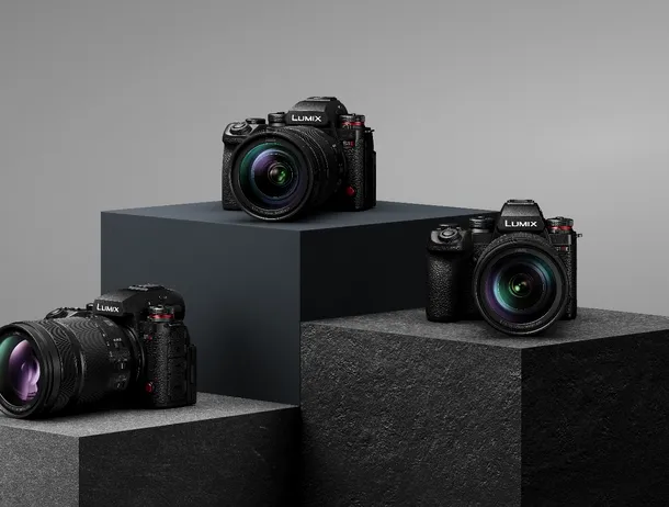 Panasonic a lansat două noi camere foto mirrorless Full-Frame: LUMIX S1II și LUMIX S1IIE