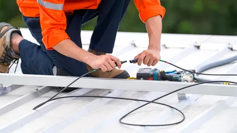 Cea mai populara alegere în 2026: Kit solar de la eMAG – soluție off-grid pentru cei care vor autonomie energetică acasă