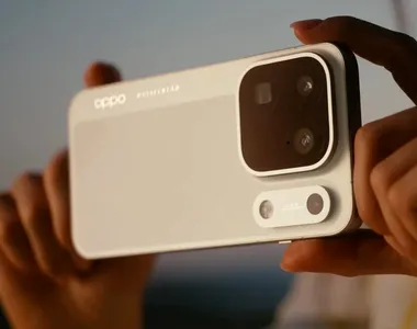 Oppo Find X10 Pro Max a fost lansat. Este primul telefon din lume cu trei camere de 200MP