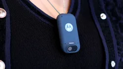 Project Maxwell, accesoriul purtabil cu AI de la Motorola care vede și aude pentru tine