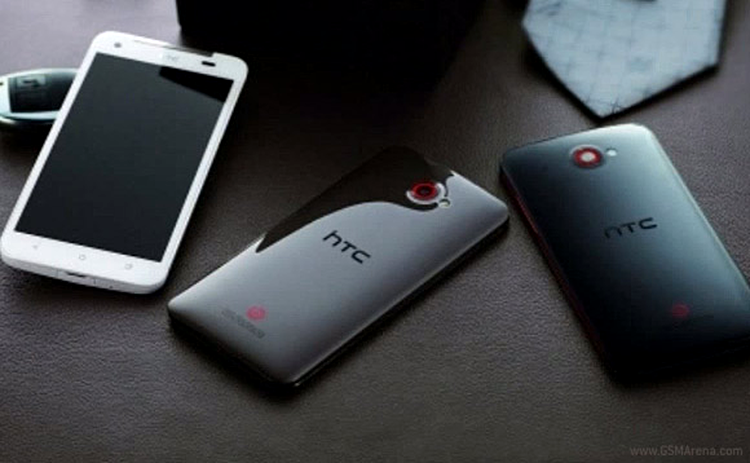 HTC Deluxe - oferit în 3 variante de culoare