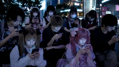Dependența de rețele sociale în rândul tinerilor japonezi ridică semne de întrebare