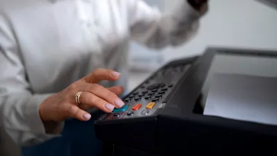 O anchetă FBI arată cum imprimanta vă poate spiona și denunța