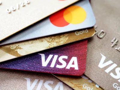 Europa își construiește propria rețea de plăți, renunță la Visa și MasterCard. Factorul declanșator: Trump