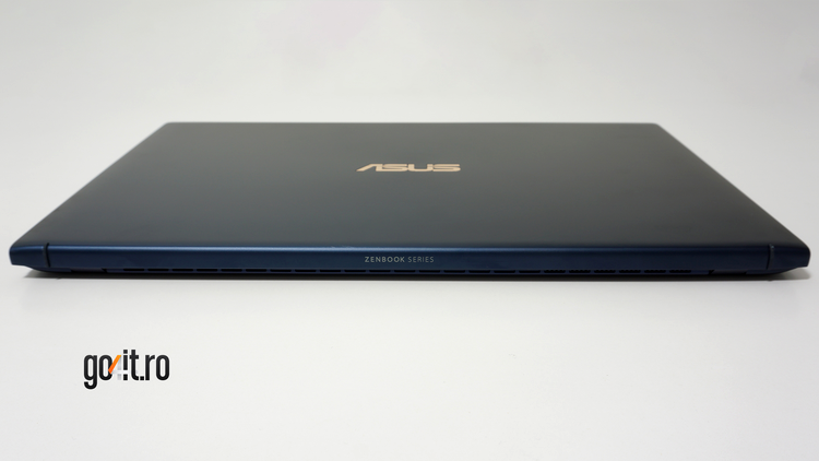 ASUS ZenBook UX533