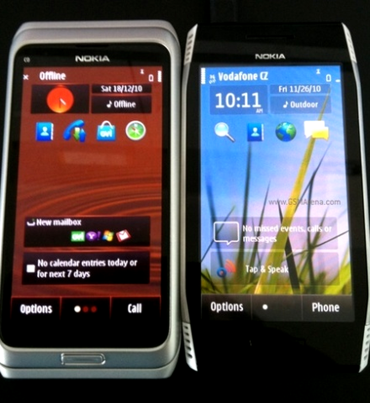 Nokia X7-00 alături de E7