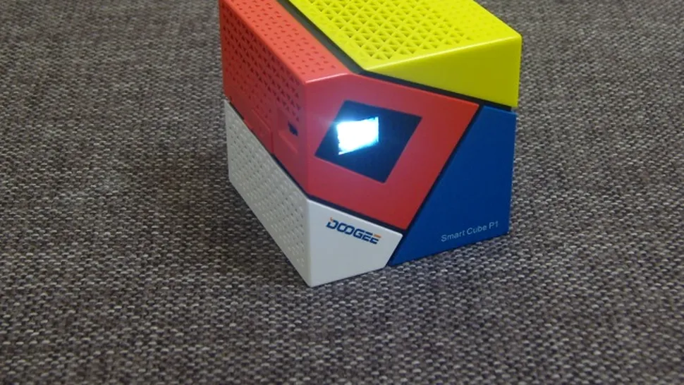 Doogee Smart Cube P1, videoproiector de buzunar inspirat de cubul Rubik (REVIEW)