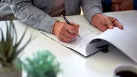 Poți vinde casa fără acordul copiilor? Situațiile în care aceștia se pot opune sau pot contesta tranzacția