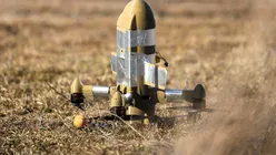 De ce sunt dronele de interceptare folosite de Ucraina acoperite cu bandă adezivă și folie?