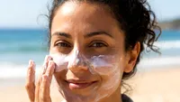 Care este cea mai sănătoasă cremă de protecție solară, potrivit experților în dermatologie