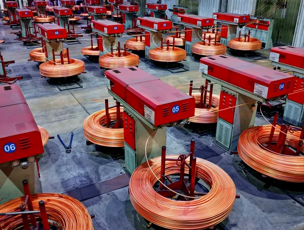 Conflictul din Orientul Mijlociu accelerează tranziția verde: prețurile cuprului și argintului vor crește