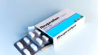 Avertisment pentru pacienții care iau pastile pentru durere: ibuprofenul poate afecta rinichii. „Medicamentele au puterea de a vindeca, dar și de a face rău”