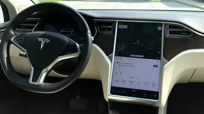 Tesla cere 500 dolari pentru a reactiva radioul de pe anumite mașini