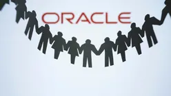 Oracle a concediat 21.000 de angajați în ultimele 12 luni și susține că IA a înlocuit anumite posturi, dar analiștii iau în calcul și ambițiile costisitoare legate de infrastructura de IA