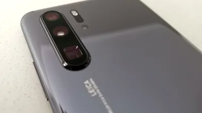 Funcţia Moon Mode de pe telefoanele Huawei P30 Pro ar putea fi un fals