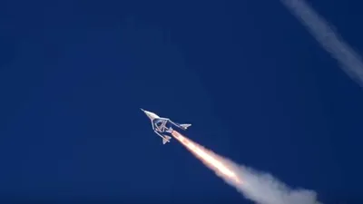 Virgin Galactic a testat din nou cu succes nava care va duce turişti în spaţiu pentru „doar” 250.000 de dolari [VIDEO]