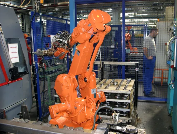 Modelul istoric de creștere al României, bazat pe forța de muncă ieftină și consum ridicat, nu mai funcționează. AI și automatizarea devin principalii factori ai productivității