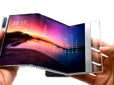 Samsung a prezentat un ecran pliabil fără cute