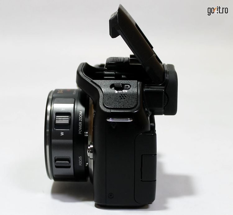 Panasonic Lumix G5 - vedere din lateral