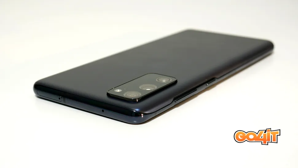 Samsung, dat în judecată pentru sticla prea fragilă aplicată pe telefoane Galaxy S20