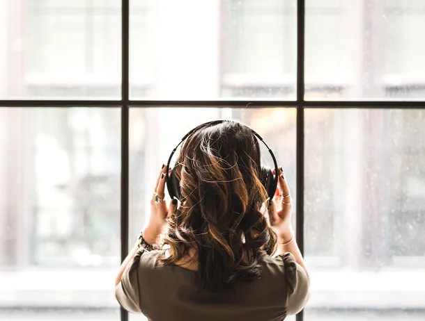 Sony dezvoltă o tehnologie pentru identificarea materialului sursă pentru melodiile generate de AI