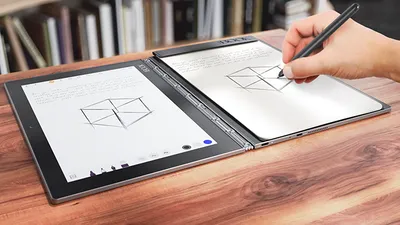 Lenovo lansează Yoga Book, un dispozitiv care reinventează conceptul de portabil 2-in-1