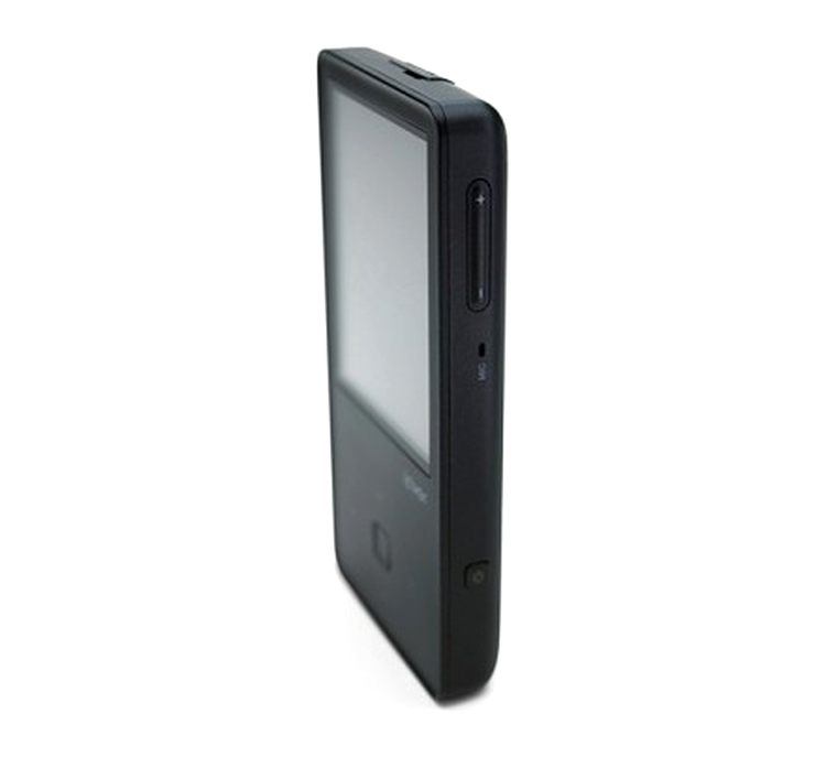 iRiver E150, cu 2 mm mai gros decât E100