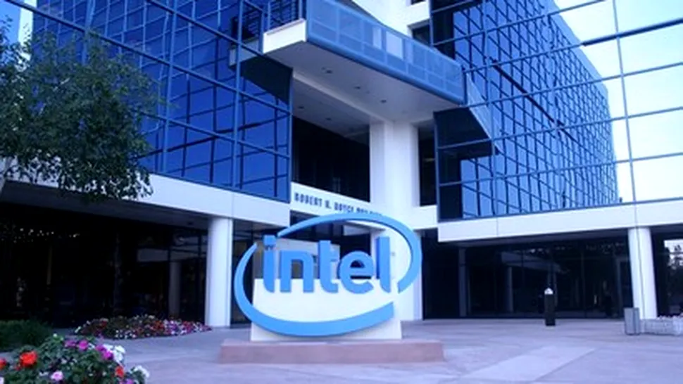 Intel în trimestrul trei: veniturile diviziei PC în creştere, dar divizia Mobile este o gaură neagră