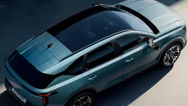 Dacia Striker, surprinsă din nou în trafic. Crossoverul va miza pe tehnologia Hybrid și GPL