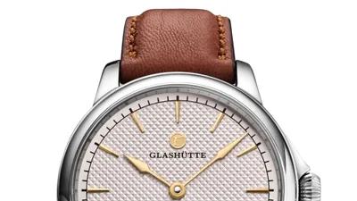 Tutima Glashütte combină aurul și titanul în noul model de ceas Patria