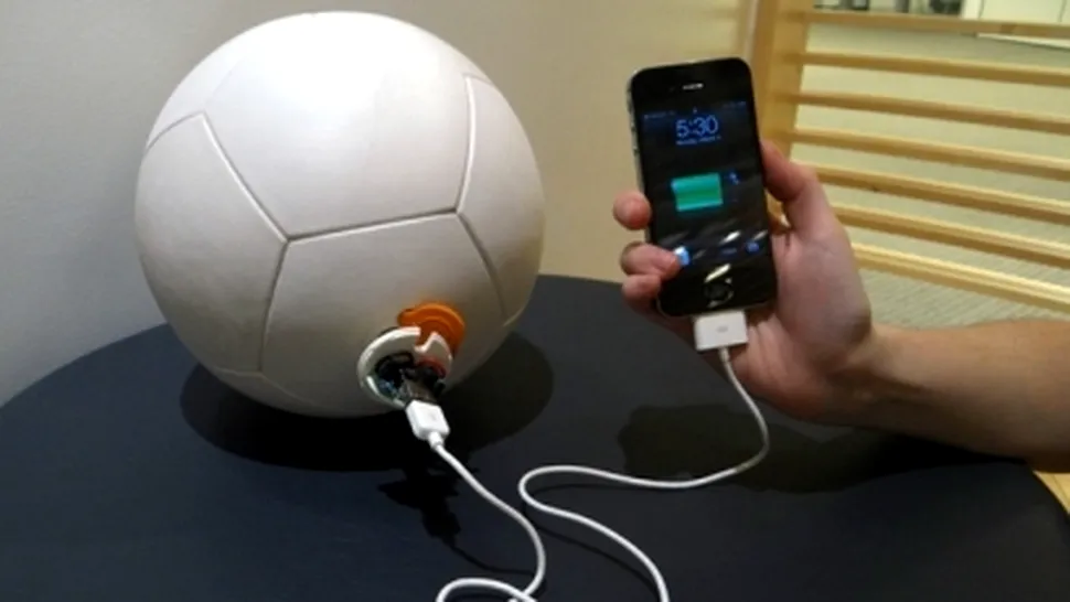 Soccket - mingea de fotbal cu care îţi încarci telefonul