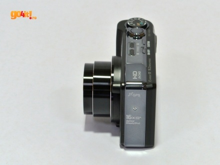 Sony Cyber-shot HX9V - obiectivul deschis