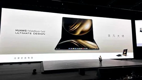 Huawei a lansat primul său PC pliabil – MateBook Fold Ultimate Design