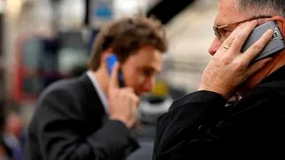 Se încinge războiul între operatorii de telefonie mobilă: apeluri şi SMS-uri nelimitate la preţuri de nerefuzat