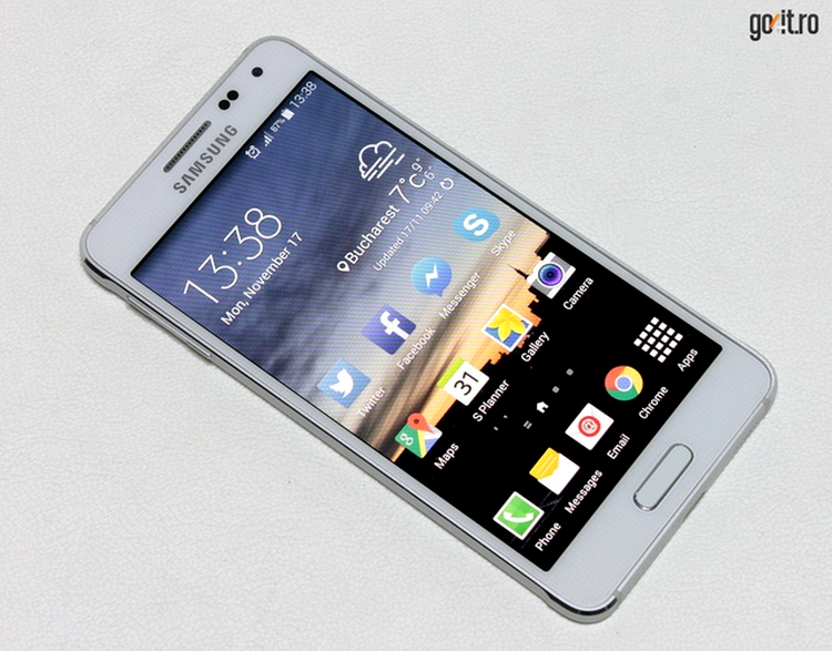 Samsung Galaxy Alpha: un telefon compact şi uşor