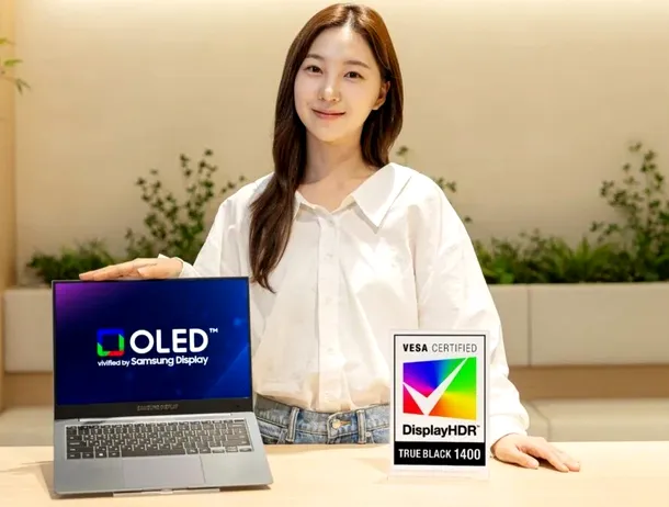 Samsung începe producția primului ecran OLED pentru laptopuri cu luminozitate de până la 1.600 de niți