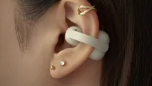 Sony lansează LinkBuds Clip, căști audio cu design de tip clip-on