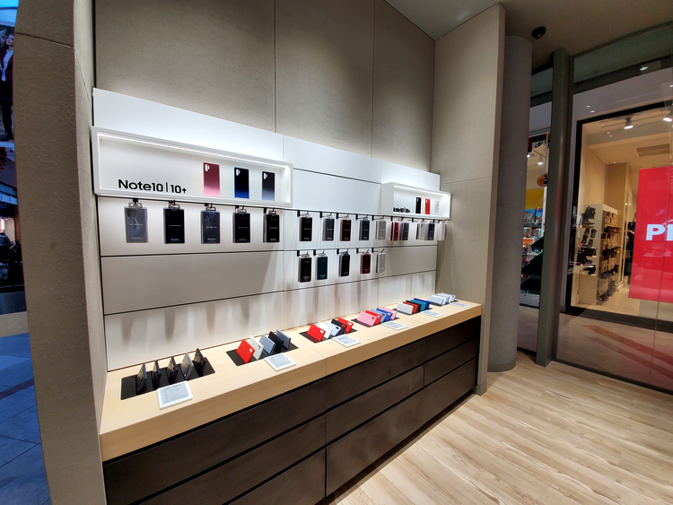 Lansare Galaxy Fold şi Samsung Experience Store