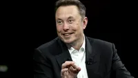 Elon Musk a prezentat mașina care sfidează orice imaginație. Ce a făcut Tesla Roadster 2 în aer. Imagini care îți taie răsuflarea