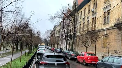 Imaginea cu improvizația folosită de un român pentru a-și încărca mașina electrică a devenit virală: România are urgent nevoie de infrastructură