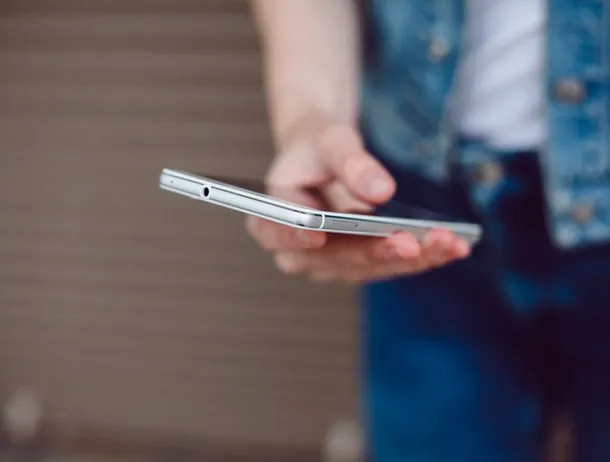 Telefoane secondhand cu garanție: o alegere practică pentru un telefon performant, prietenos cu bugetul (P)