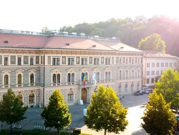 Admitere UniTBv 2026: Facultatea de Matematică și Informatică pierde peste 45% din candidați, în timp ce domeniile inginerești revin în forță