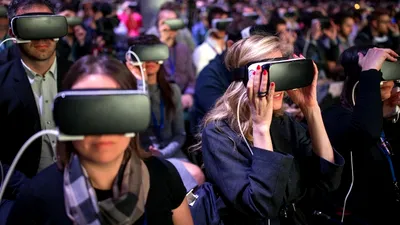 Facebook şi Samsung pun bazele primei reţele de socializare VR