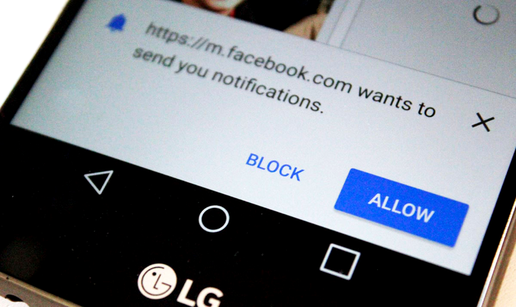 Facebook poate afişa notificări direct prin Google Chrome, chiar dacă aplicaţia Facebook nu este instalată