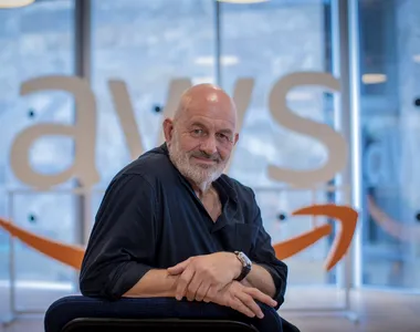 EXCLUSIV | Interviu eveniment cu Dr. Werner Vogels, CTO al Amazon, despre joburile din IT în era AI, cât de aproape suntem de AGI și declinul cognitiv la noile generații cauzat de ecrane
