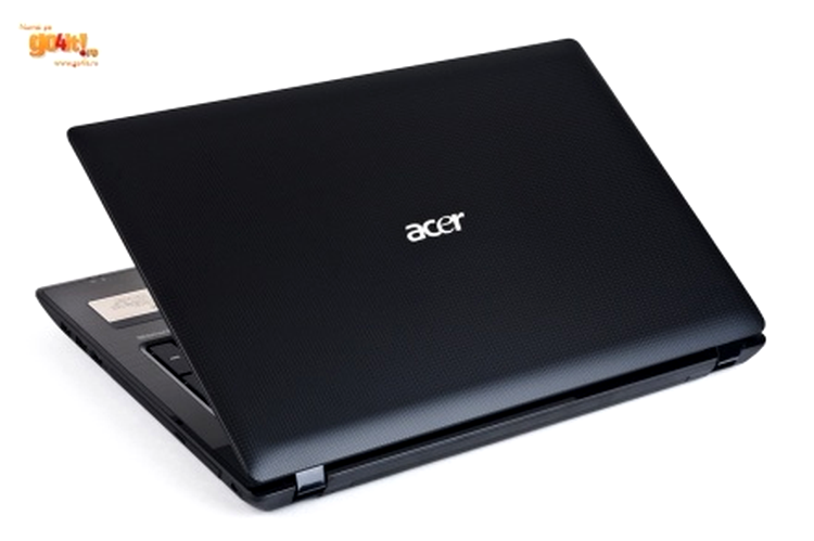 Acer Aspire 7552G - un laptop respectabil de 3,3 kg