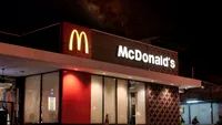 Operatorul lanţului McDonald’s, amendat cu 40.000 de lei pentru încălcarea GDPR / Compania nu a implementat măsuri tehnice în urma unui atac informatic soldat cu scurgeri de date personale