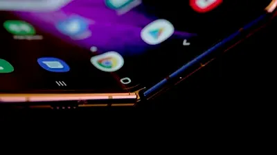 Galaxy Fold 2, al doilea telefon Samsung cu ecran pliabil, ar putea fi un model clamshell în stilul RAZR